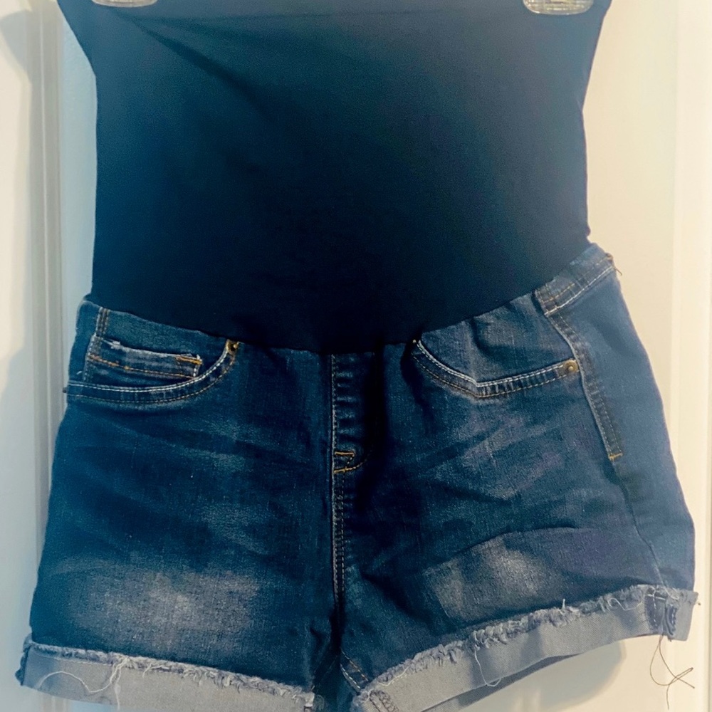 Maternity shorts